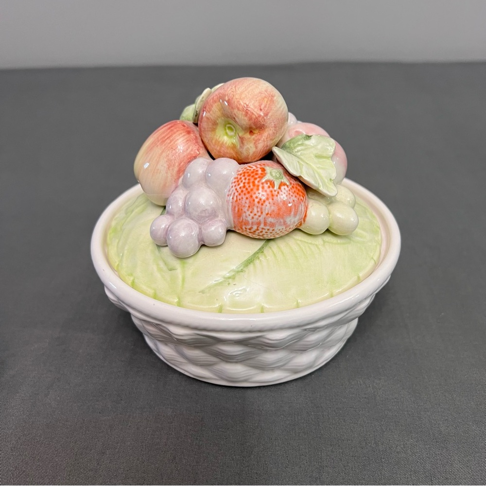 VTG Elizabeth Arden Ceramic Trinket Dish W/ Fruit Bowl Lid 5.75x5”